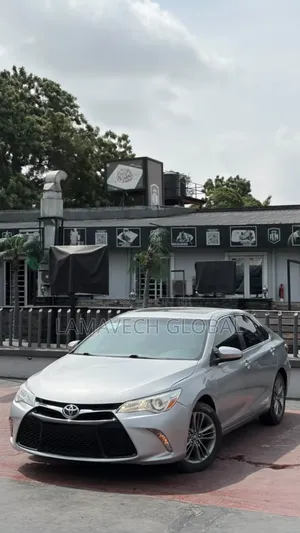 Toyota Camry SE w/Special Edition Pkg (2.5L 4cyl 6A) 2016 Gray