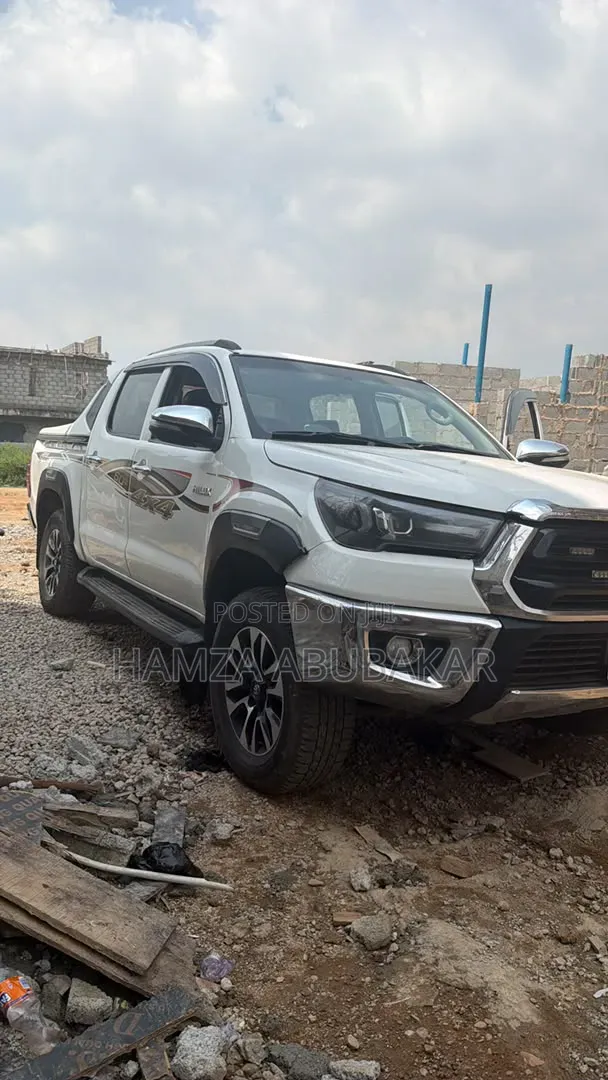 Toyota Hilux 2017 White