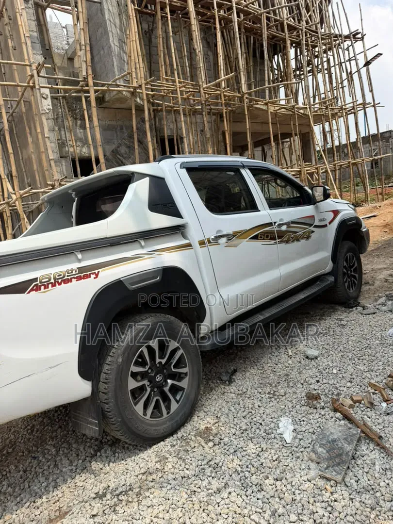 Toyota Hilux 2017 White