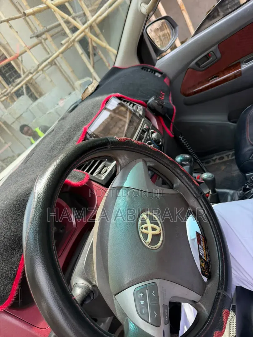 Toyota Hilux 2017 White