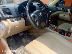 Toyota Highlander 2012 Gray