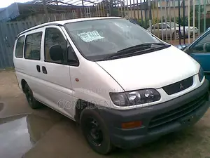 Mitsubishi L300 2000 White