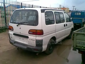 Mitsubishi L300 2000 White