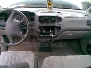 Mitsubishi L300 2000 White