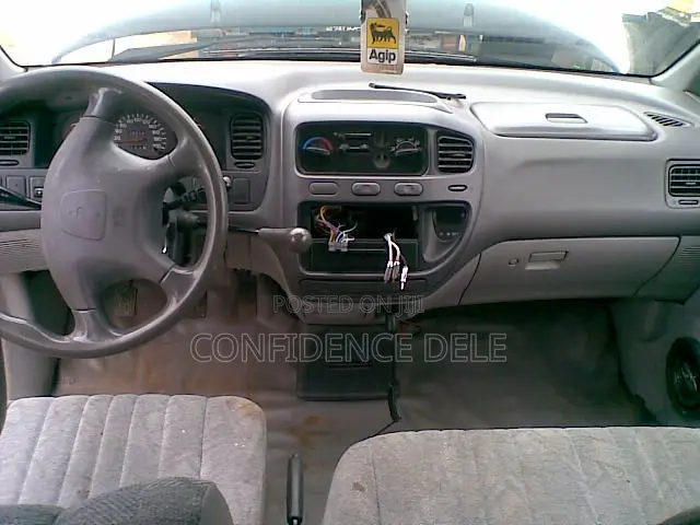 Mitsubishi L300 2000 White