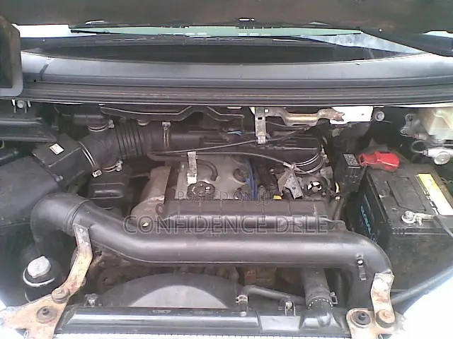 Mitsubishi L300 2000 White