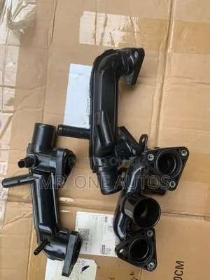 Tthermostat Start Housing for Hyundia Cars and Toyota