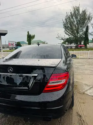 Mercedes-Benz C300 2010 Black