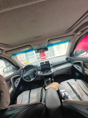 Toyota RAV4 2011 White
