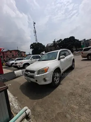 Toyota RAV4 2011 White