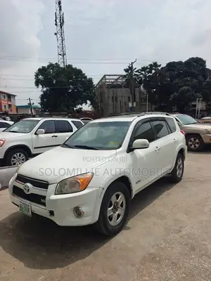 Toyota RAV4 2011 White