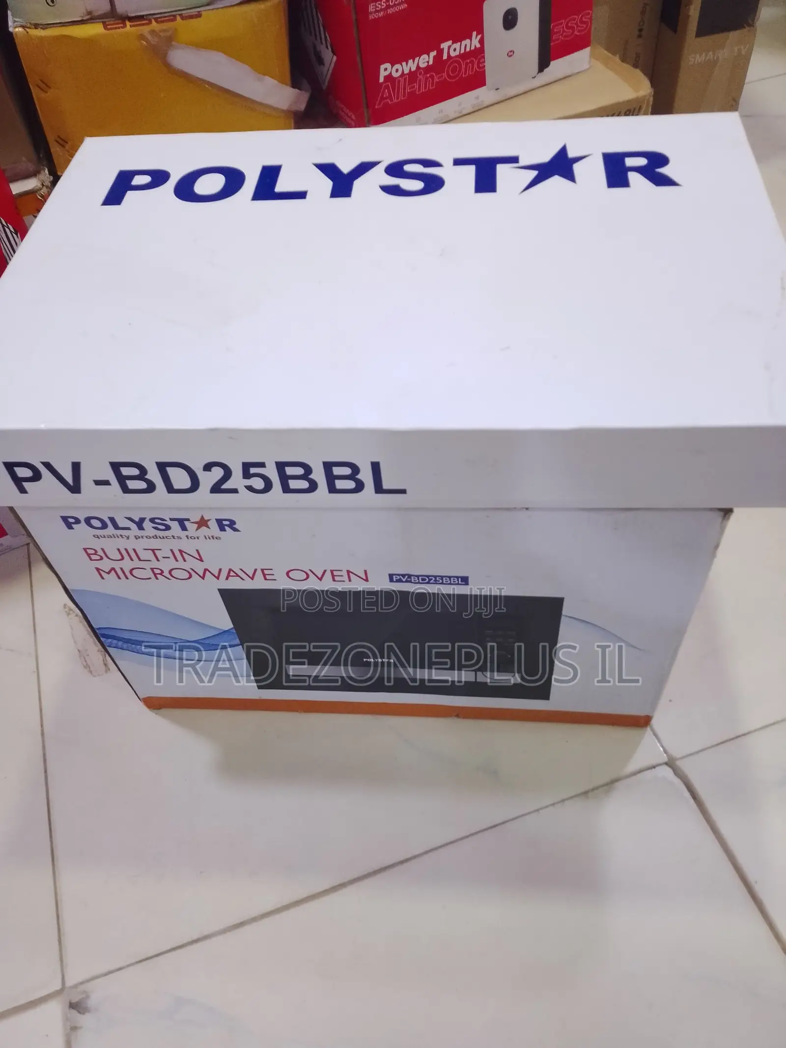Sleek Polystar Microwave for a Sophisticated Kitchen