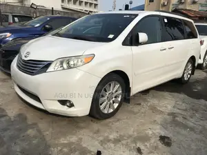 Toyota Sienna Limited 7 Passenger 2012 White