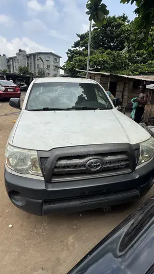 Toyota Tacoma 2010 White