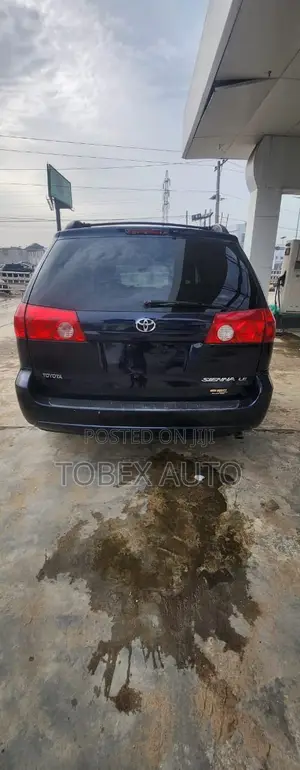 Toyota Sienna 2006 Blue