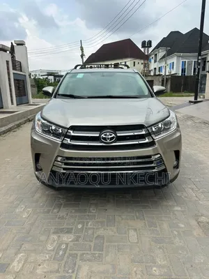 Toyota Highlander Limited 4dr SUV (3.5L 6cyl 6A) 2015 Gold