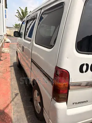 Suzuki APV Minibus 2005 White