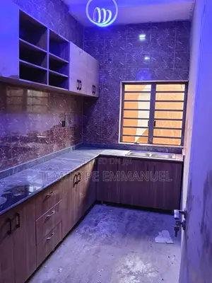 Furnished Mini Flat in Dopemu Close To for rent