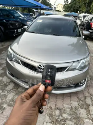 Toyota Camry 2014 Gold