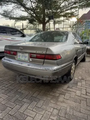 Toyota Camry XLE 4dr Sedan (2.2L 4cyl 4A) 2000 Gray