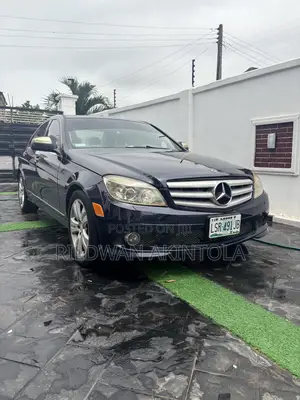 Mercedes-Benz C300 Luxury Sedan AWD (3.0L 6cyl 7A) 2009