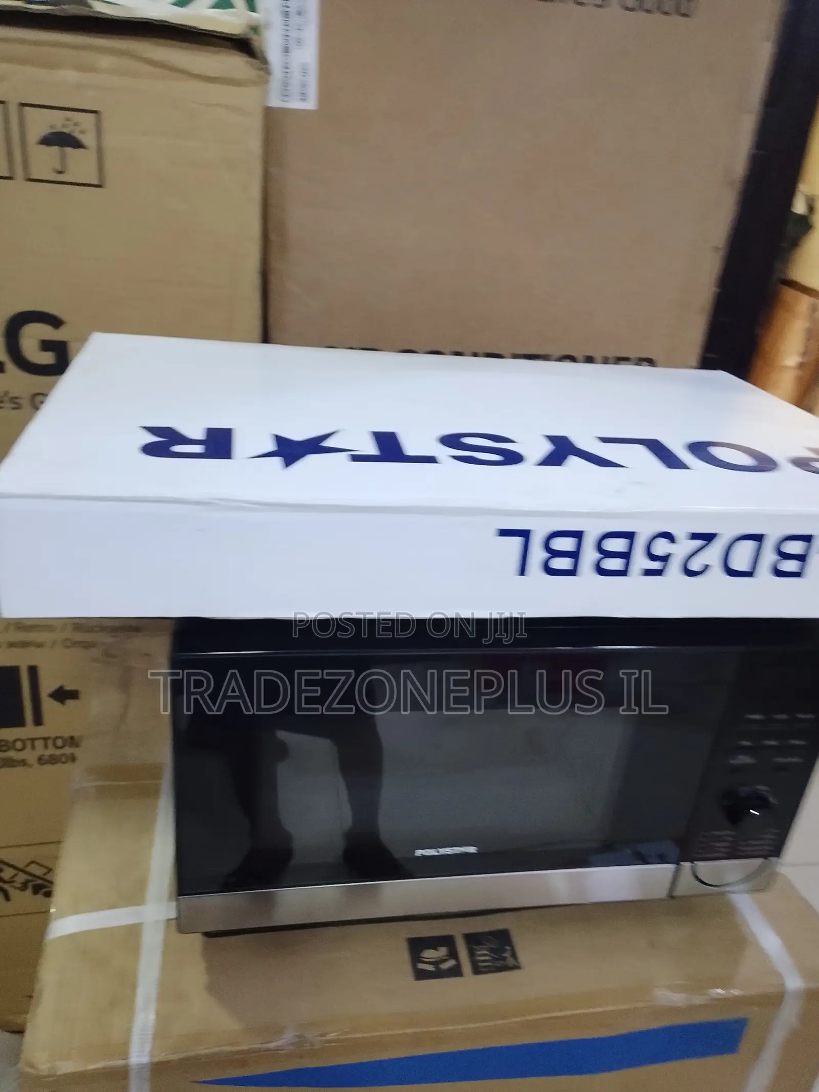 Black Polystar Microwave Oven for Modern Cabinet Designs