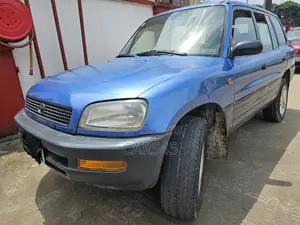 Toyota RAV4 1998 Blue