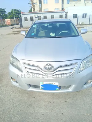 Toyota Camry 2011 Silver