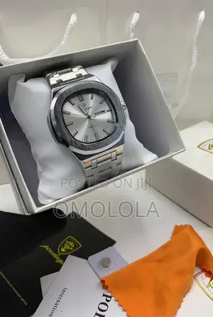 Luxury Silver Stainless Steel Wristwatch – Classy Design