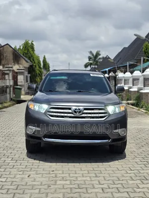 Toyota Highlander Limited 2012 Gray