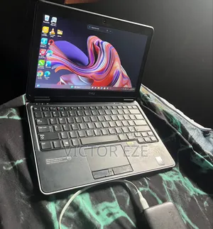 Laptop Dell Latitude E7240 4GB Intel Core i7 HDD+SSD 128GB