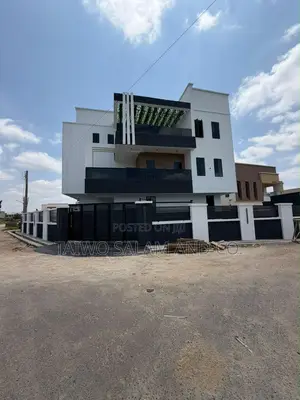 5bdrm Duplex in Akobo for sale