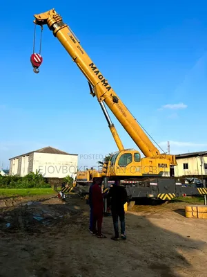 XCMG 100T Motor Crane