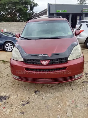 Toyota Sienna 2006 Red