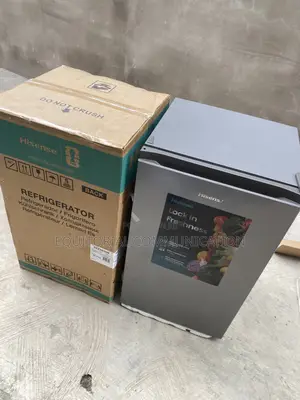 Hisense 90L REF093DR Single-Door Style Compact Refrigerator