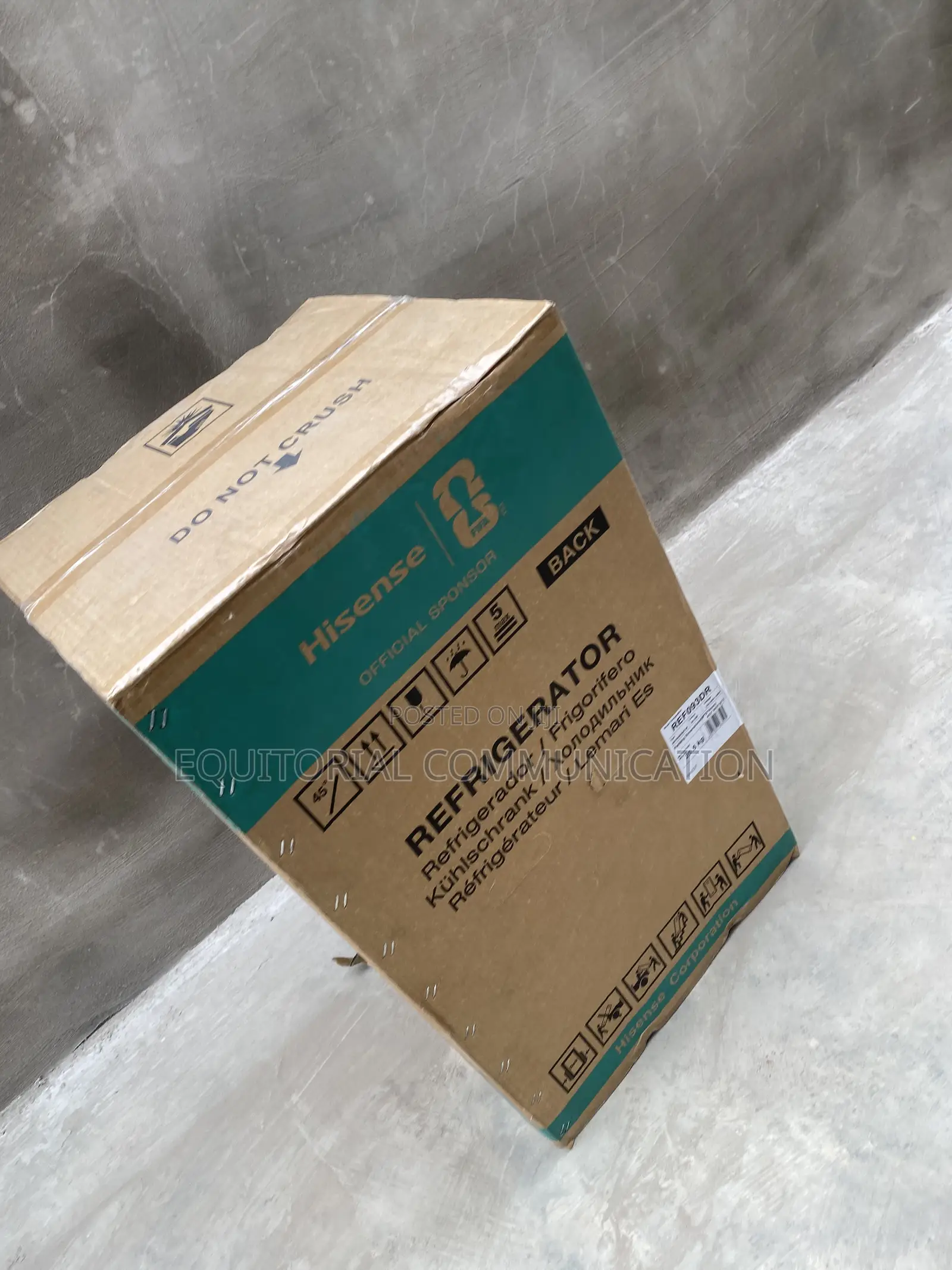 Hisense 90L REF093DR Single-Door Style Compact Refrigerator