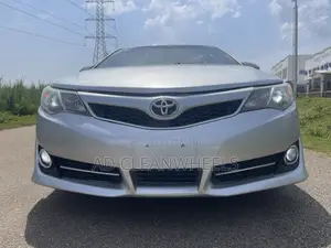 Toyota Camry SE 4dr Sedan (3.5L 6cyl 6A) 2014 Silver
