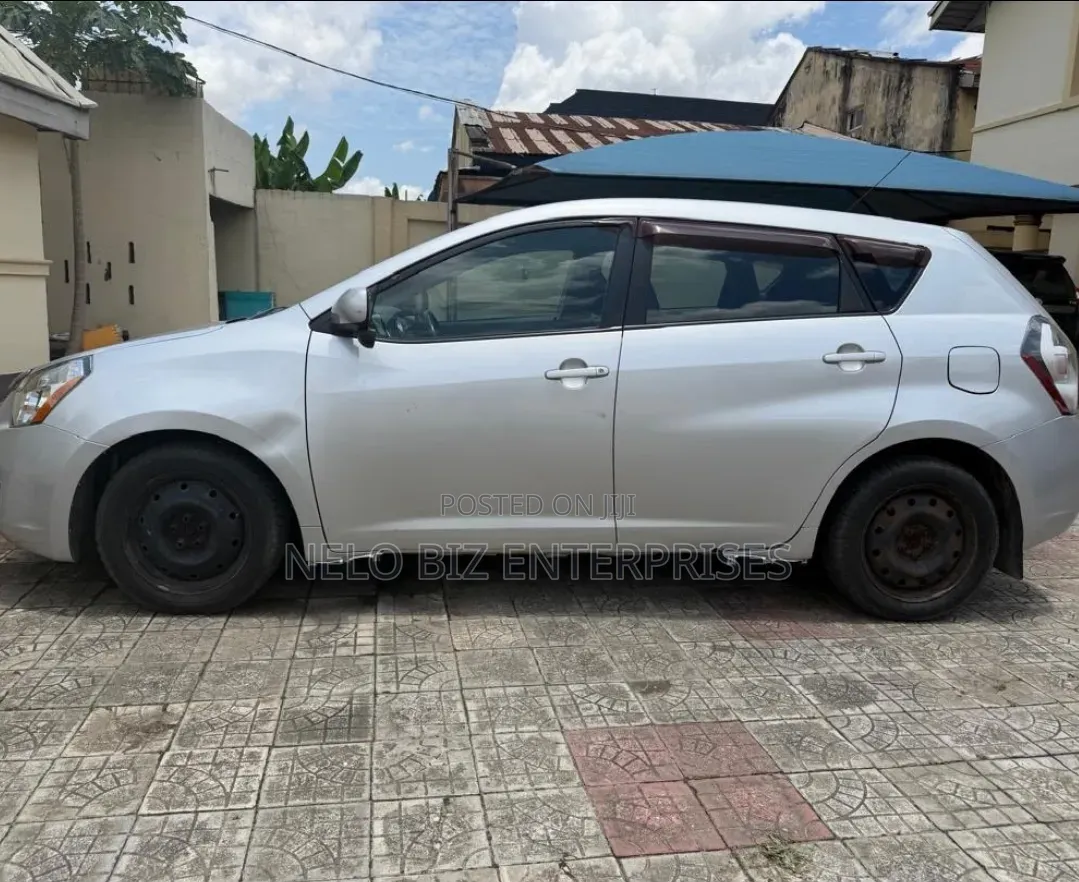 Pontiac Vibe 2010 Silver