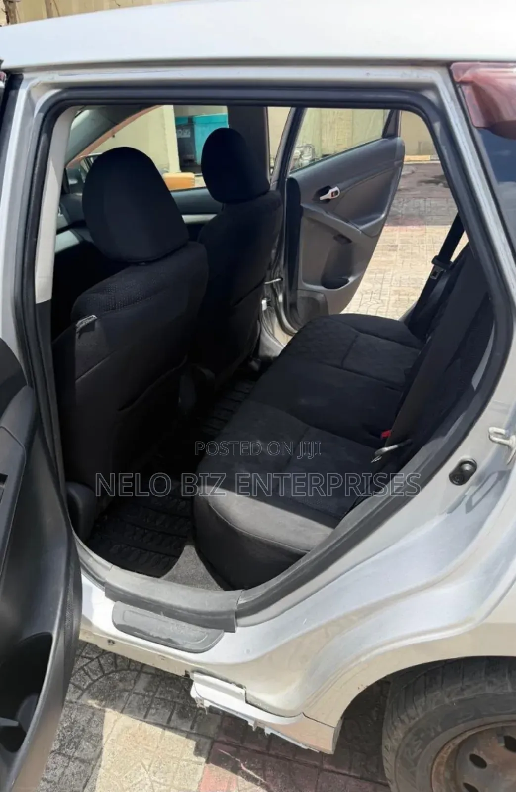Pontiac Vibe 2010 Silver
