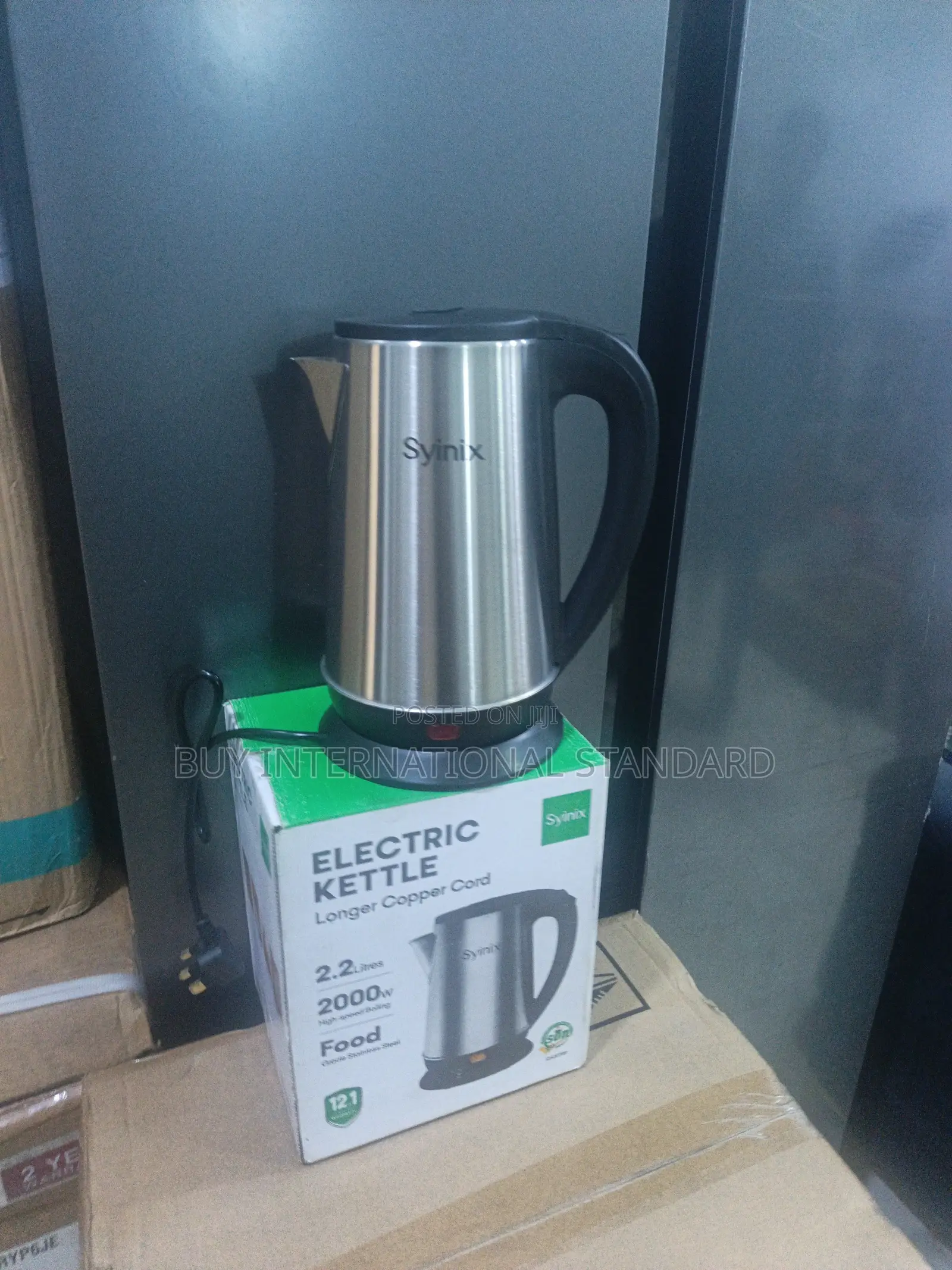 SYINIX Electric Kettle for Convenient Breakfast Preparation