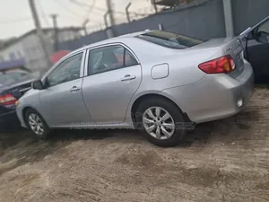 Toyota Corolla 2010 Silver