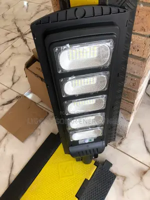 Suntrik 2500W 6500K All in One Solar Street Light