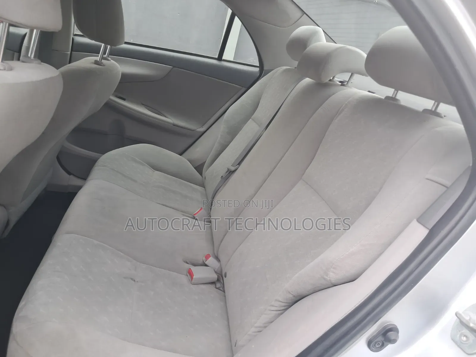 Toyota Corolla 2010 Silver