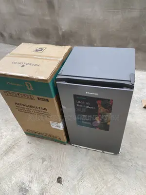 Hisense REF093DR Compact Fridge With 90L Storage Capacity