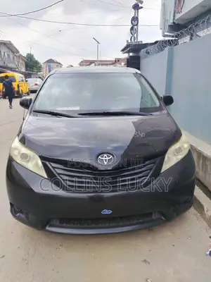 Toyota Sienna 2012 Black