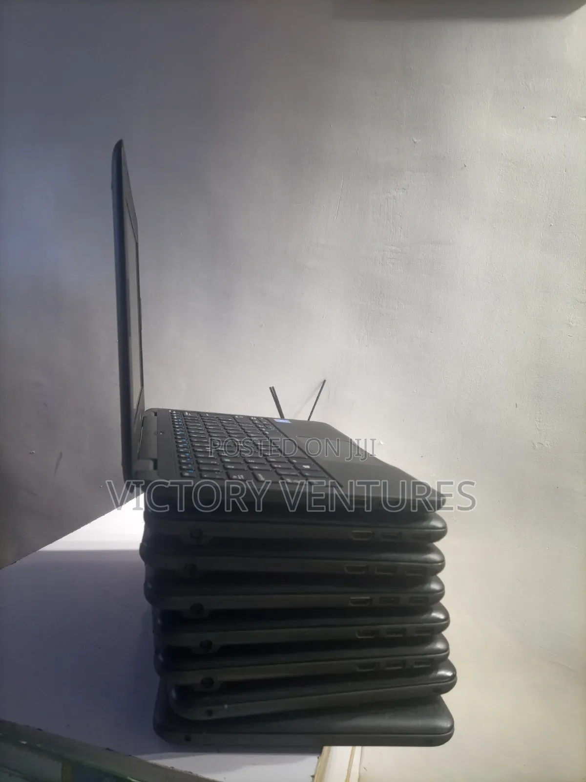 Laptop Dell Latitude 3190 4GB Intel Celeron SSD 128GB