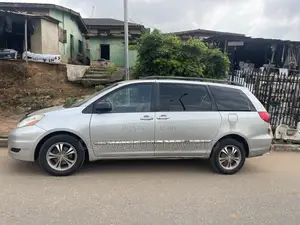 Toyota Sienna 2006 Silver