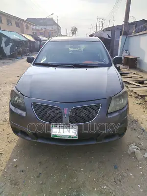 Pontiac Vibe 2005 Gray