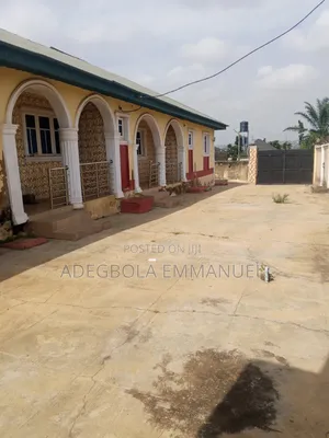 3bdrm Apartment in Ajoda Housing, Alakia for rent