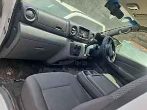 Nissan Caravan (Urvan) 2010 White
